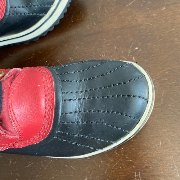 LIKE NEW ! SOREL LACE UP WATERPROOF INSULATED BOOT - Picture 5 of 9